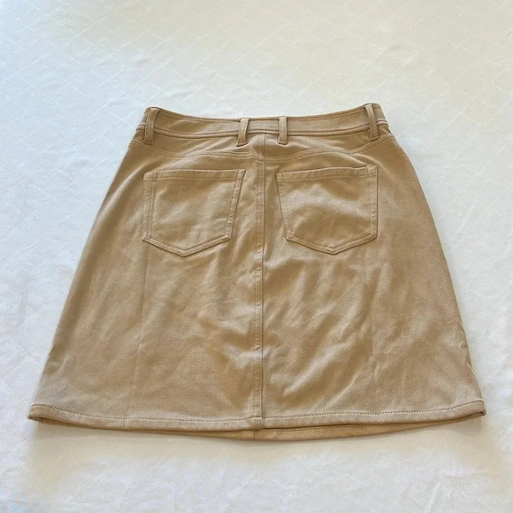 Tommy Bahama faux suede mini skirt tan nude beige size 0 NWT new with tags - Picture 4 of 6